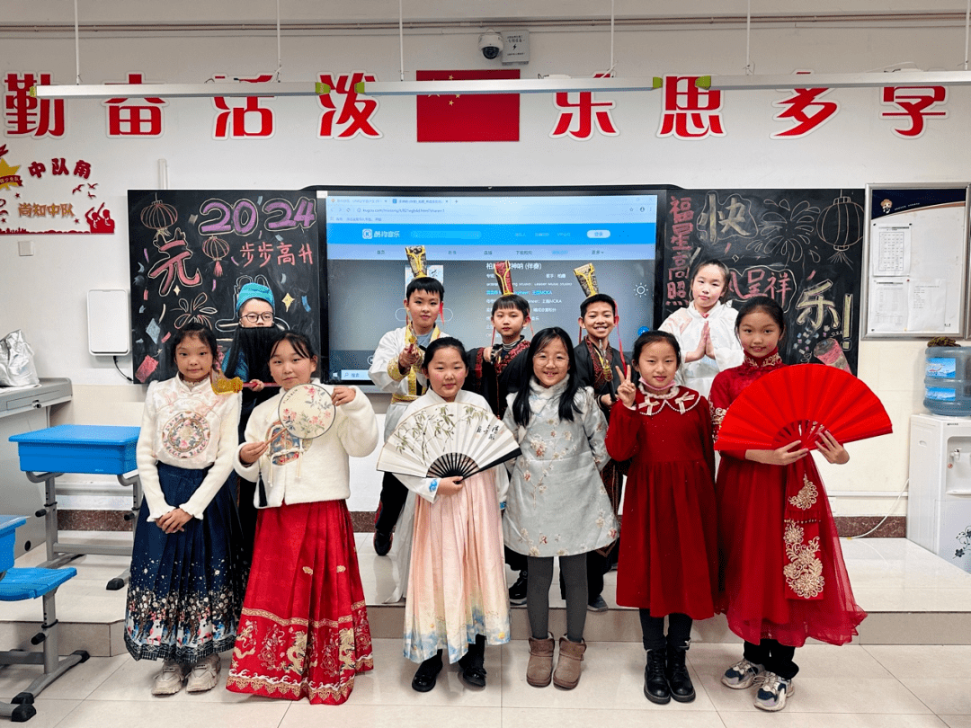 桃符历日年年事一度相看一度新——高新区学校幼儿园举行“庆元旦”主题活动(图5)