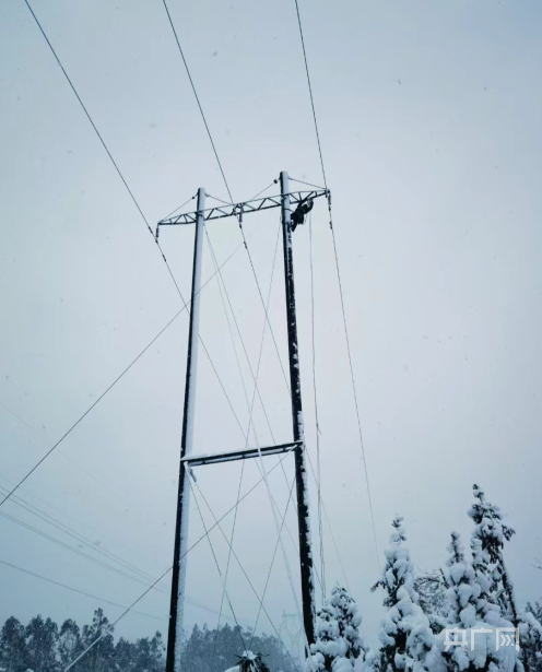 湖南娄底：浴“雪”奋战电建企业组团打“雪