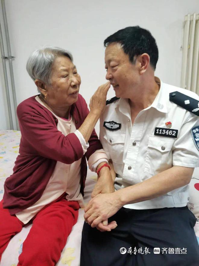 安顿好老人们他才能放心去春晚！青岛最美民警马怀龙不忘初心(图4)