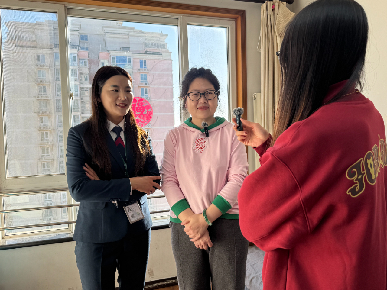 新春走基层|美好社区从窗明几净开始(图3)